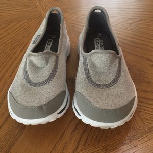 Women’s Sketchers Go Walk sneakers 7W